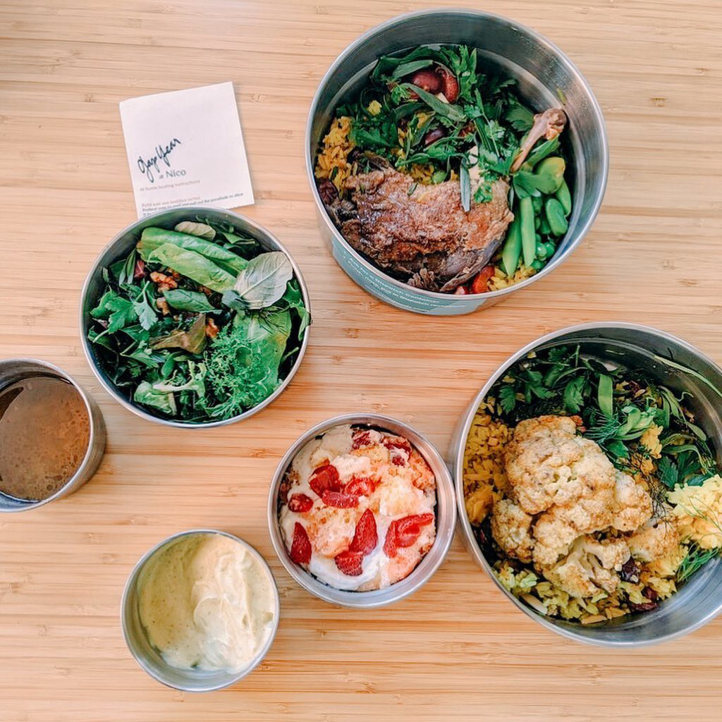 Takeout in reusable containers 1